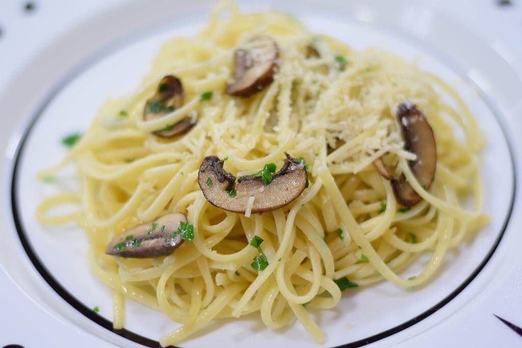 Boyajian Garlic Linguini with Mushrooms and Parmesan